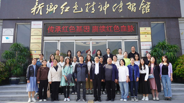 合影2.jpg 合影2.jpg